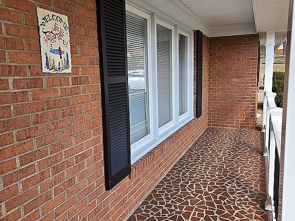 4th image of 255 Verbena Rd