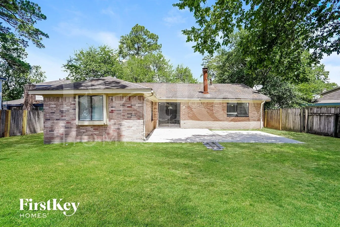 3 bed, 2.0 bath, 1744 sqft, $1,870 — Photo 1