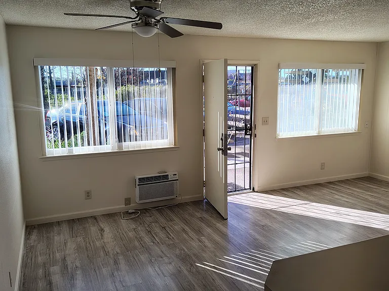 Park Place Apartments — Photo 4