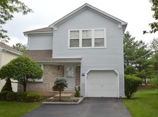 5 Cliffside Ct, Hamburg, NJ 07419