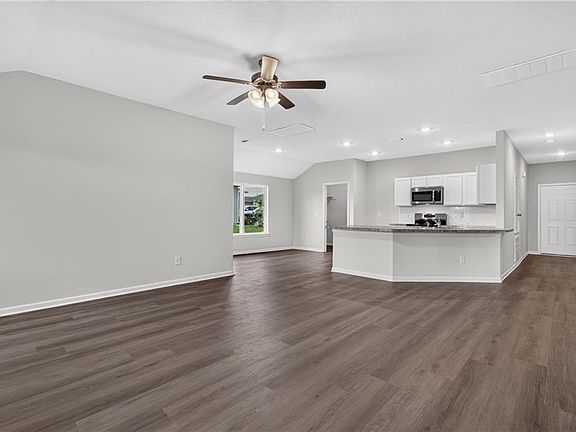 5th image of 7908 SE 5th St
