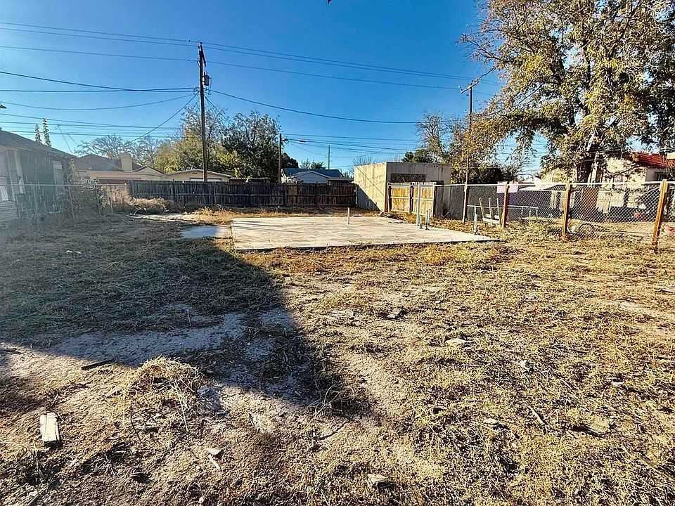 2nd image of 405 S Guadalupe St