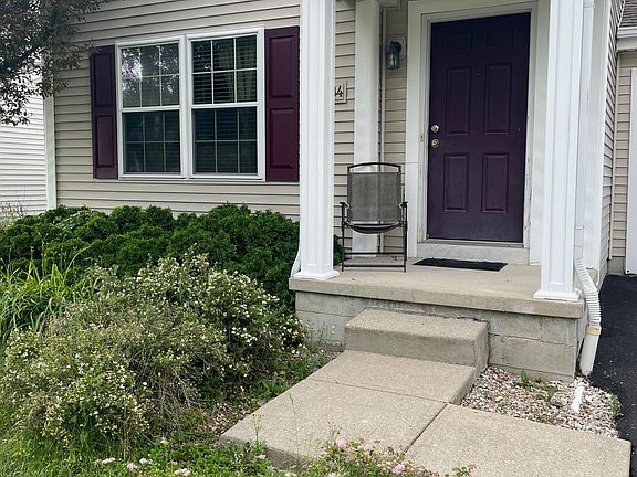 3rd image of 6984 Abbeyfield Dr