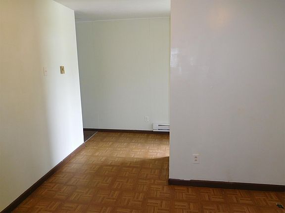 2nd image of 705 King St APT B1
