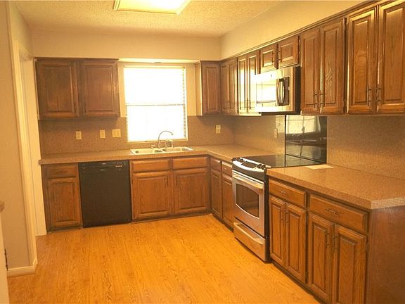 5th image of 4532 Cleveland Dr