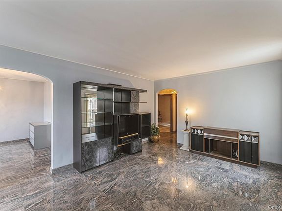 5th image of 1119 Theodora Street