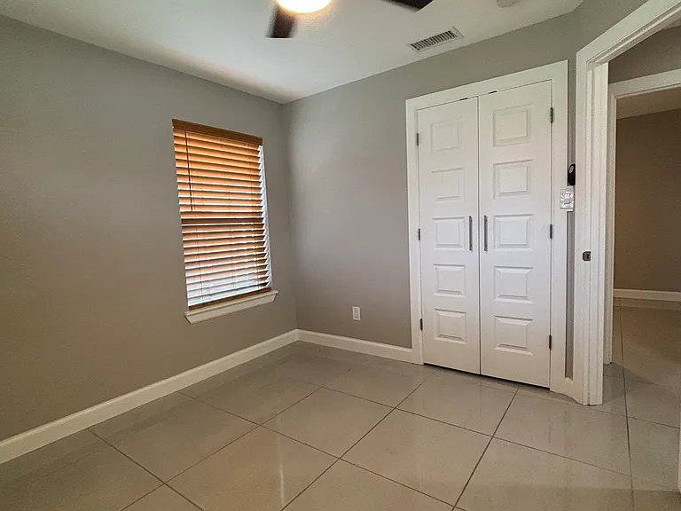 1014 Ursula St — Photo 15