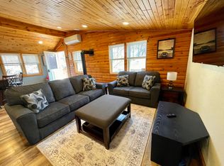 2154 Twin Springs Rd, Decorah, IA 52101