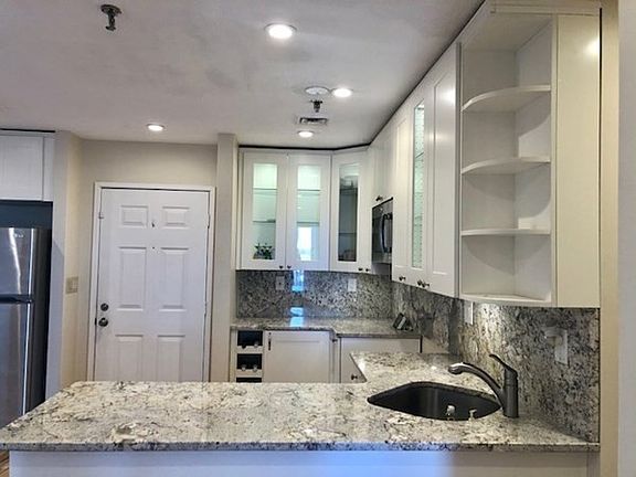 3rd image of 90 Quincy Shore Dr APT 611