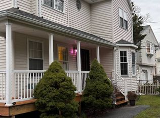 352 Lake Ave S, Nesconset, NY 11767