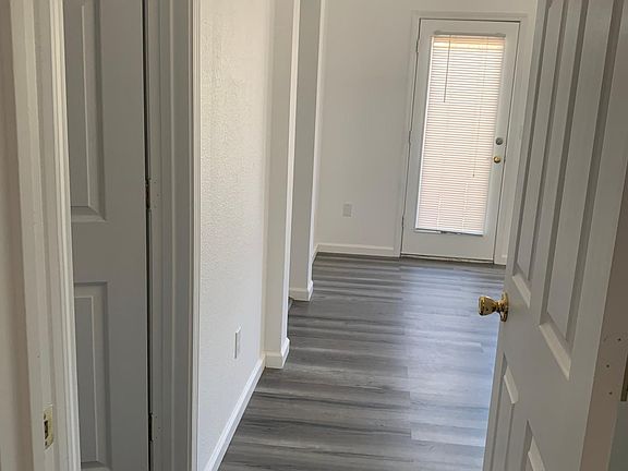 4th image of 2909 Horsetail Dr