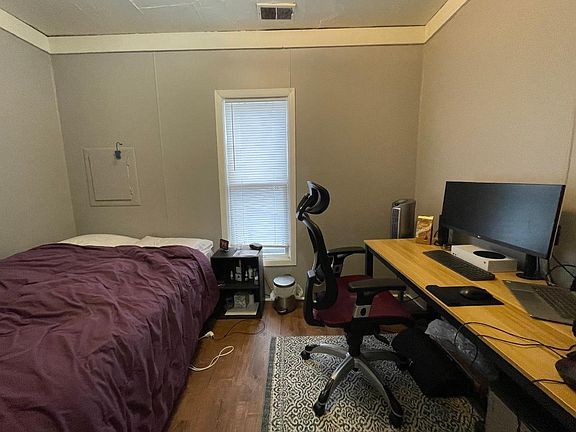 5th image of 918 Broadway Ave NW Unit 2