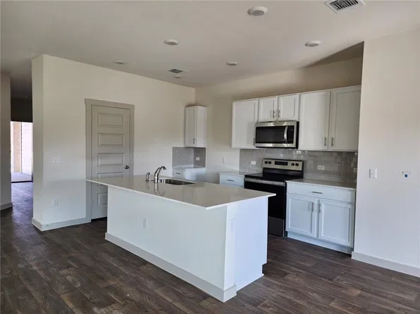 122 Krause Springs Dr, Hutto, TX 78634