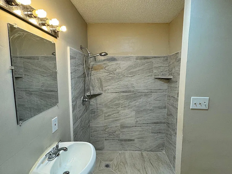 3160 Cedar St — Photo 9