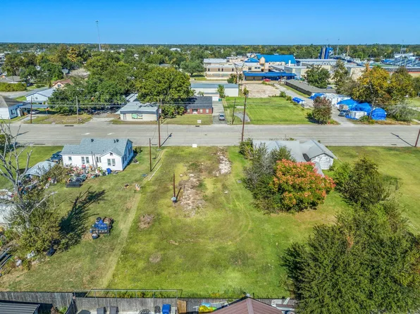 321 Cypress St, Sulphur, LA 70663