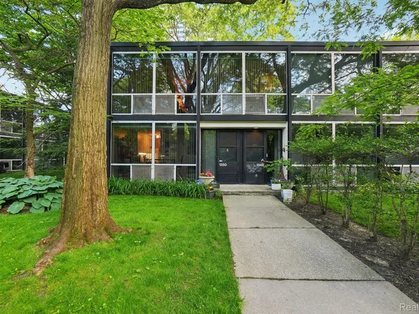 1350 Joliet Pl, Detroit, MI 48207