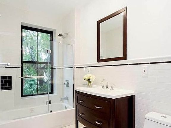 3rd image of 810 Marcy Ave #2