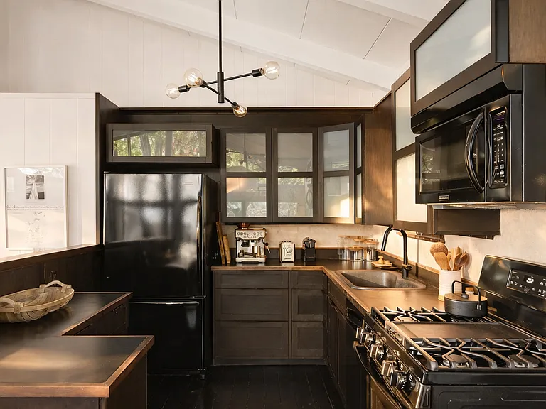 15 Lake View Ct — Photo 14