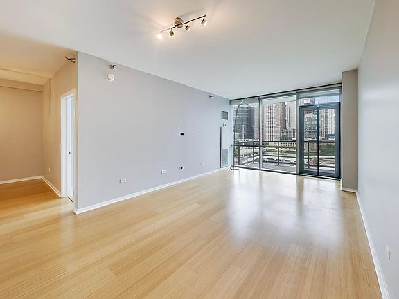 3rd image of 125 S Green St APT 805A