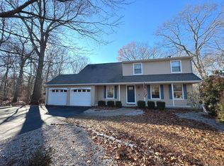 757 Long Cove Rd, Gales Ferry, CT 06335