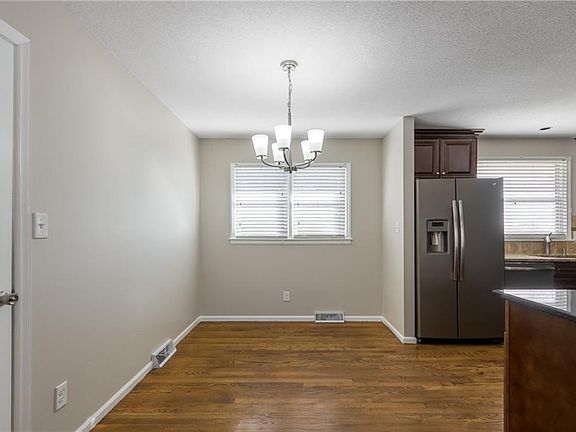 5th image of 11627 Sycamore Dr