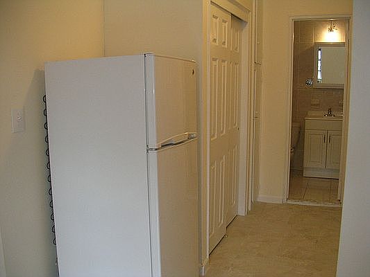 3rd image of 335 E 86th St APT 4C