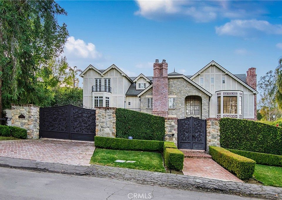 1st image of 4463 Woodley Ave