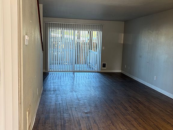 4th image of 341 Elizabeth St APT F