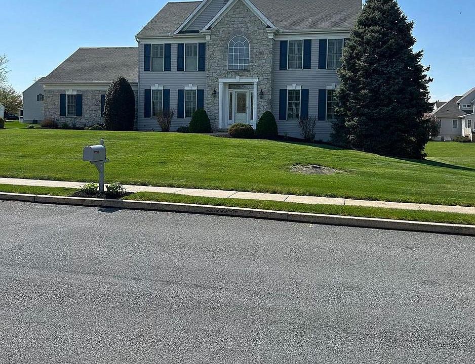 1st image of 527 Peace Ave