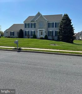 527 Peace Ave, Mount Joy, PA, 17552