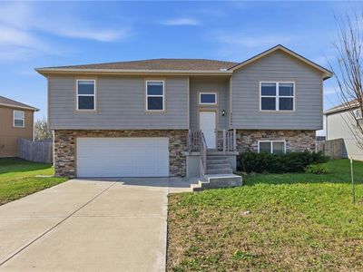 21285 W 219th St, Spring Hill, KS, 66083