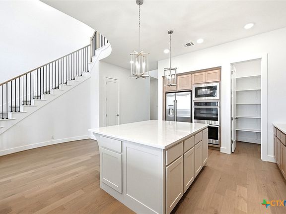 5th image of 4416 Wendell Way