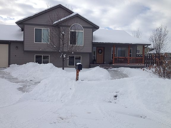 3rd image of 903 Bert Ct