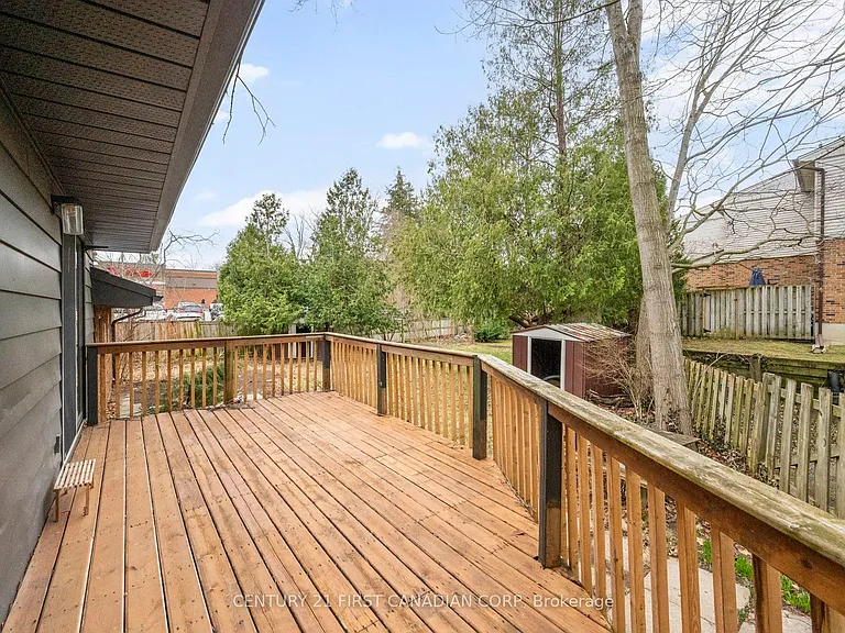 1326 Commissioners Rd W — Photo 25