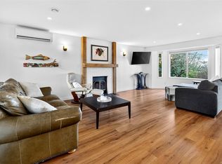 3990 Bow Rd, Saanich, BC