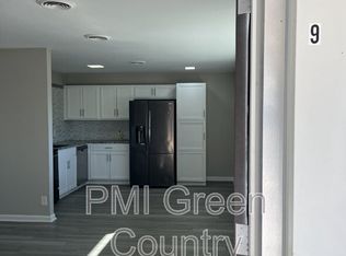 3220 S Knoxville Ave APT 9, Tulsa, OK 74135