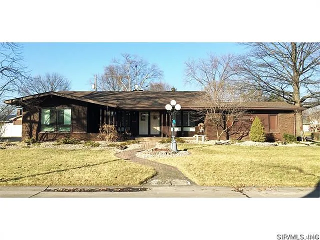 2351 Zippel Ave photo 1