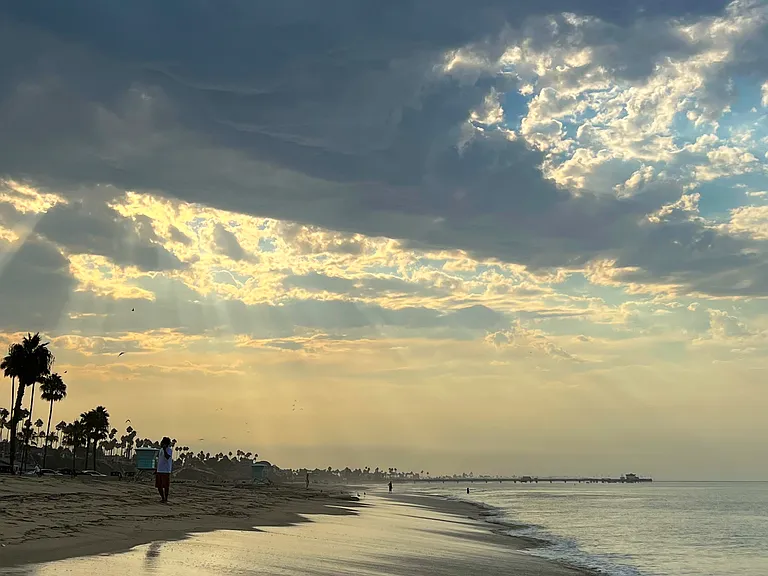 Morning at Junipero Beach (Few mins walk from condo)