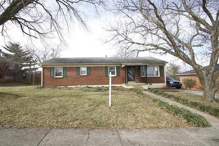 1st image of 121 Hillcrest Dr