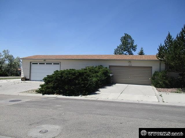 2nd image of 1003 View St