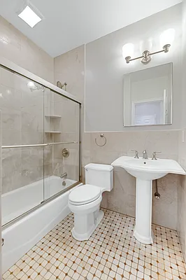 Rented by REAL New York | media 28