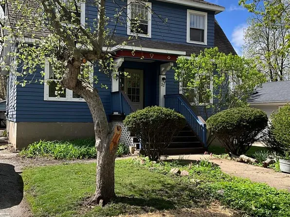 22 S Archer Ave, Mundelein, IL 60060