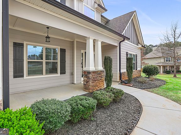 4th image of 22 Huntsman Run