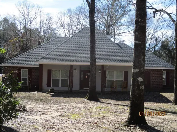 8123 Titleist Dr, Pineville, LA 71360