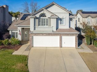 1227 Minarets Ave, Clovis, CA 93611