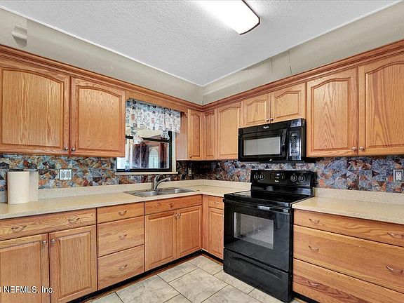 3rd image of 7528 BROCKHURST Drive