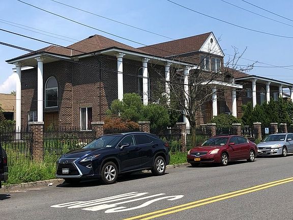 4th image of 6917 Avenue W