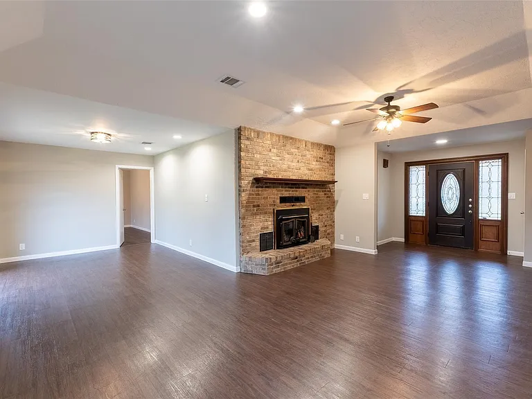328 Lake View Dr — Photo 5