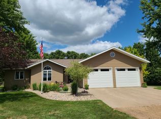 46440 209th St, Volga, SD 57071