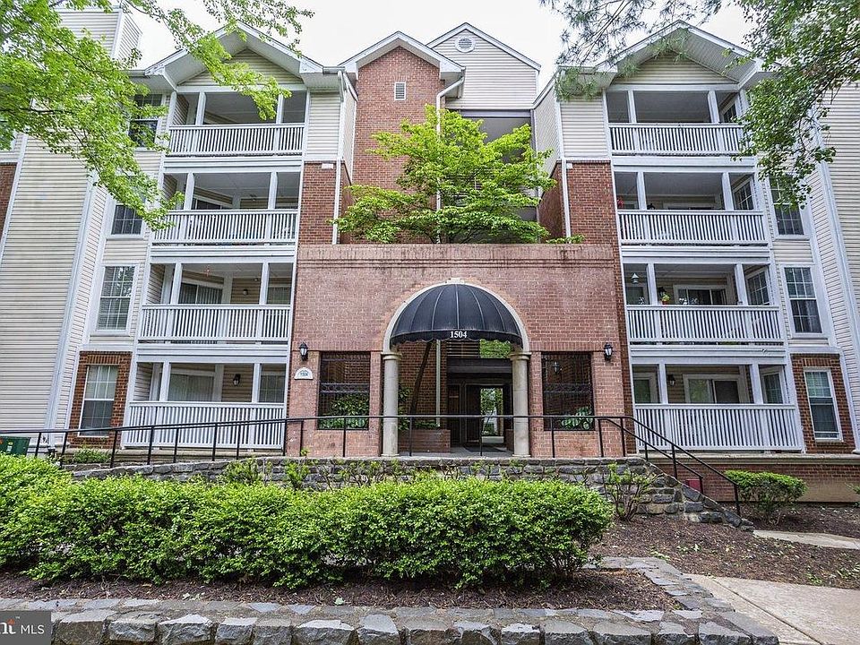 1st image of 1504 Lincoln Way APT 127
